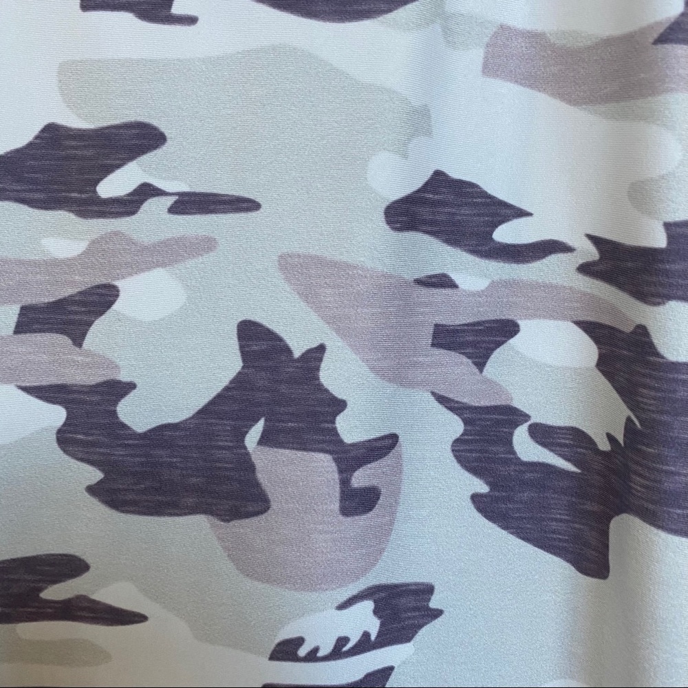 A.M.A by Amarylis Camo Workout Leggings Size 1X - Picture 6 of 6